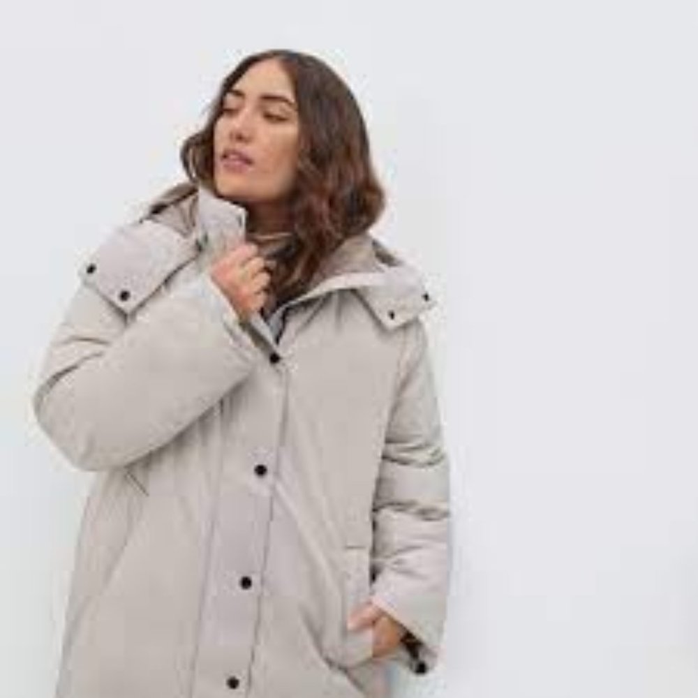 Everlane Light Beige Long Puffer Coat with Belt - Picture 3 of 9